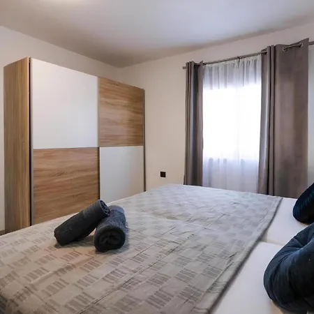 Apartment Lovric 2 Pula
